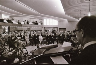 Einweihung des Gesellschaftshauses