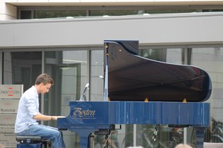 Open Air Klavierkonzert der Musikschule