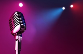Ein Konzertabend der Jazz- und Pop-Gesangsschüler*innen von Regina Schmitz und Anne Hartkamp. So vielfältig wie die Stimmen der Sängerinnen und Sänger, so weit wird der stilistische Bogen gespannt. Überraschend und stimmungsvoll wir der Abend auf jeden Fall. Der Eintritt ist frei.