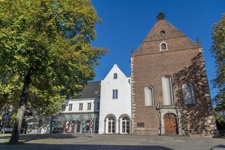 Die Nachwuchsorchester Crescendo und Concerto präsentieren ein abwechslungsreiches und vielseitiges musikalisches Programm mit Werken aus Barock und Klassik bis hin zur Spätromantik und Pop-Musik mit bekannten Melodien u.a. aus „Peter und der Wolf“, dem „Donau-Walzer“, dem „Barbier von Sevilla“ und der Band ABBA. Der Eintritt ist frei.