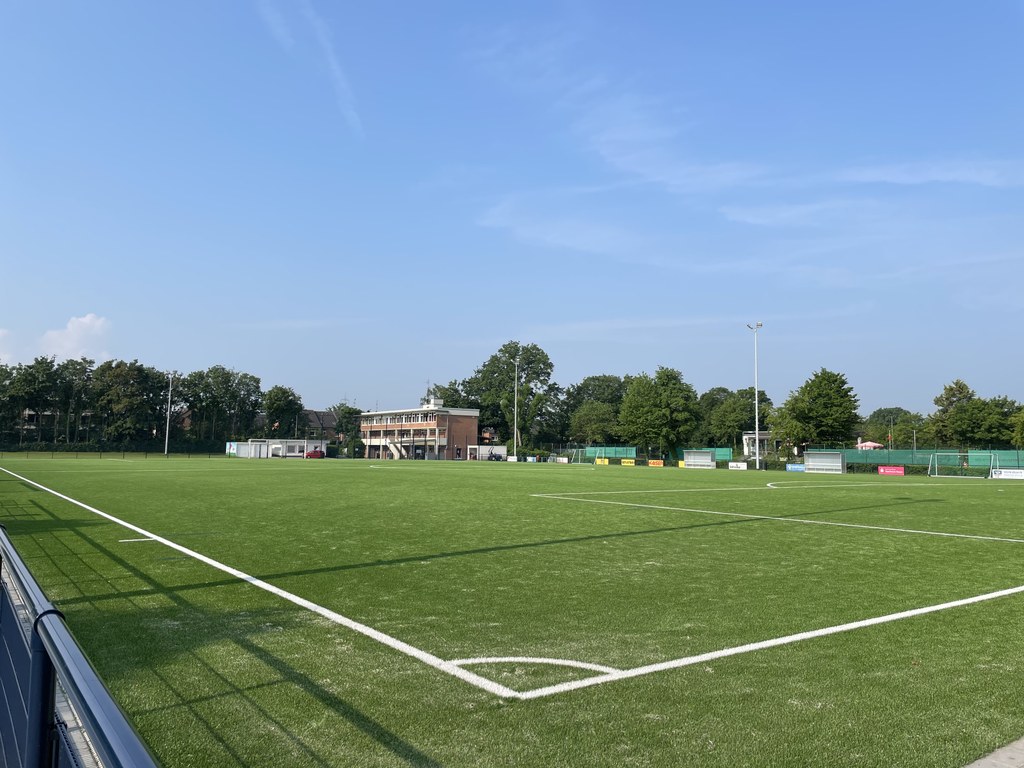 07.06.2021 - Zwei Spielerkabinen für TuS Reuschenberg