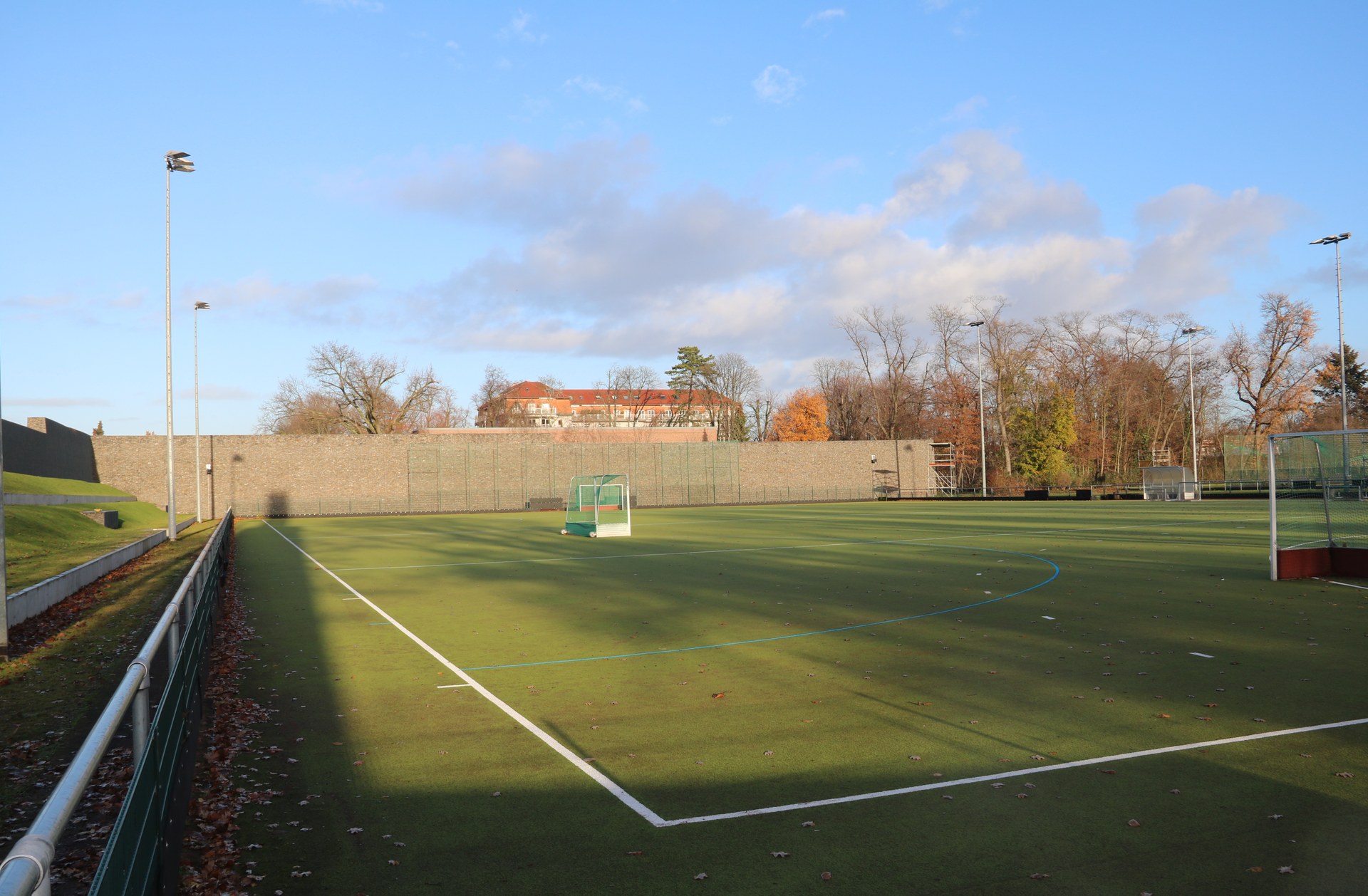 Hockeyplatz Jahnstadion.jpg